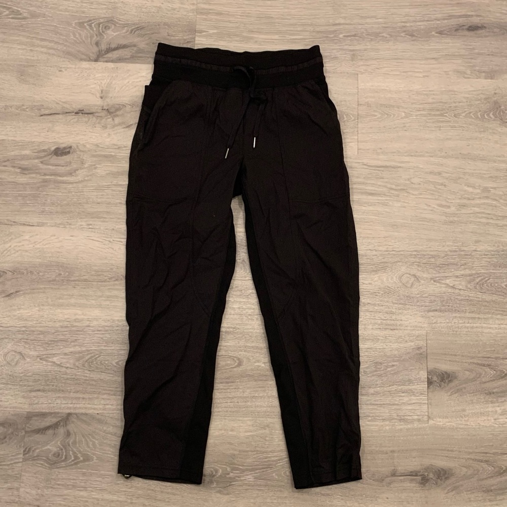 cropped lulu joggers!!!